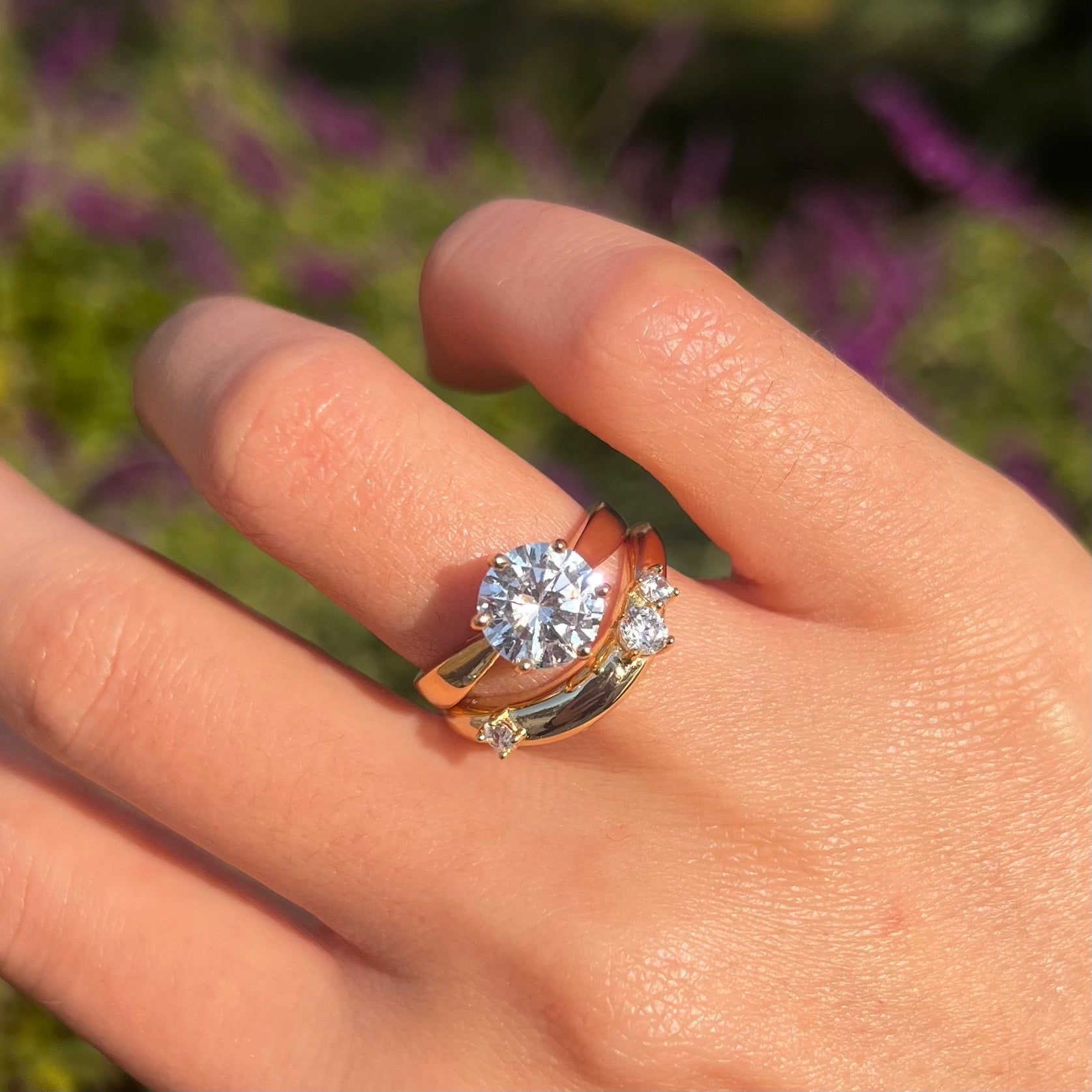 Elegant Design Round Cut 2 Pcs Bridal Set