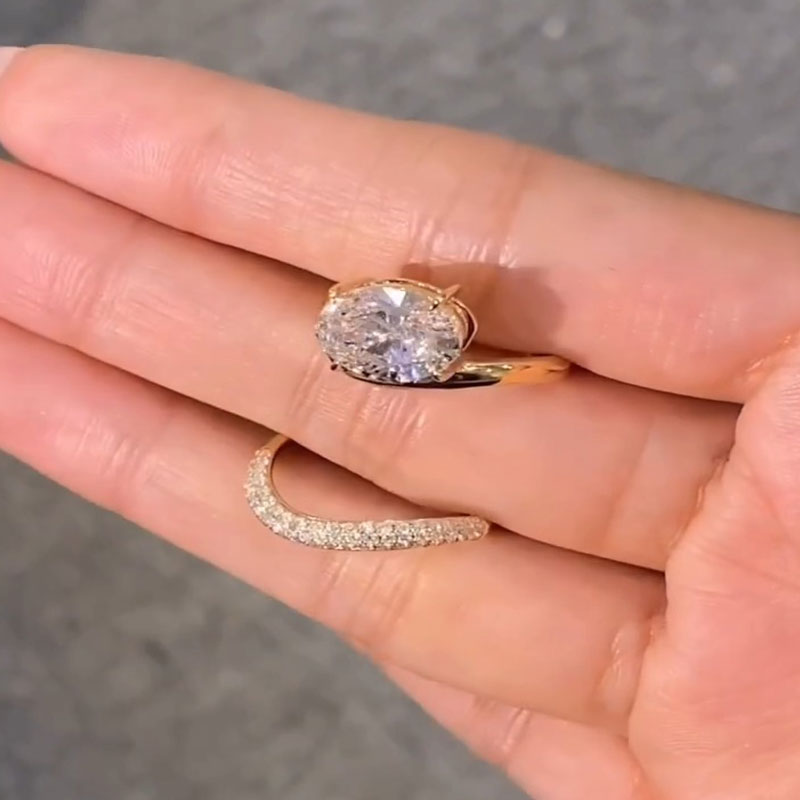 Stunning 2PCS Oval Cut Sterling Silver Bridal Set