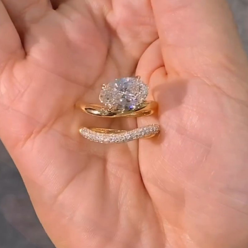 Stunning 2PCS Oval Cut Sterling Silver Bridal Set