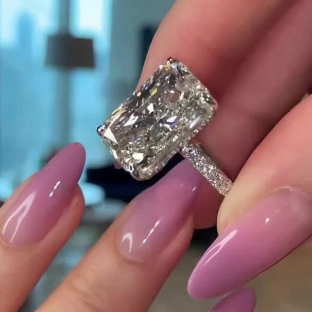 8.1CT Radiant Cut White Sapphire Engagement Rings in Sterling Silver 货不对板