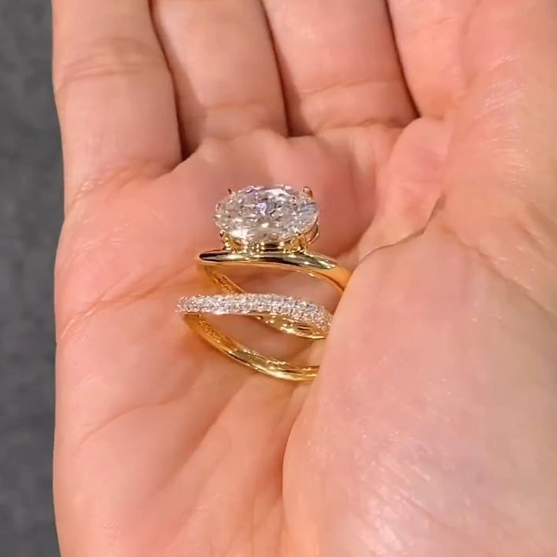 Stunning 2PCS Oval Cut Sterling Silver Bridal Set