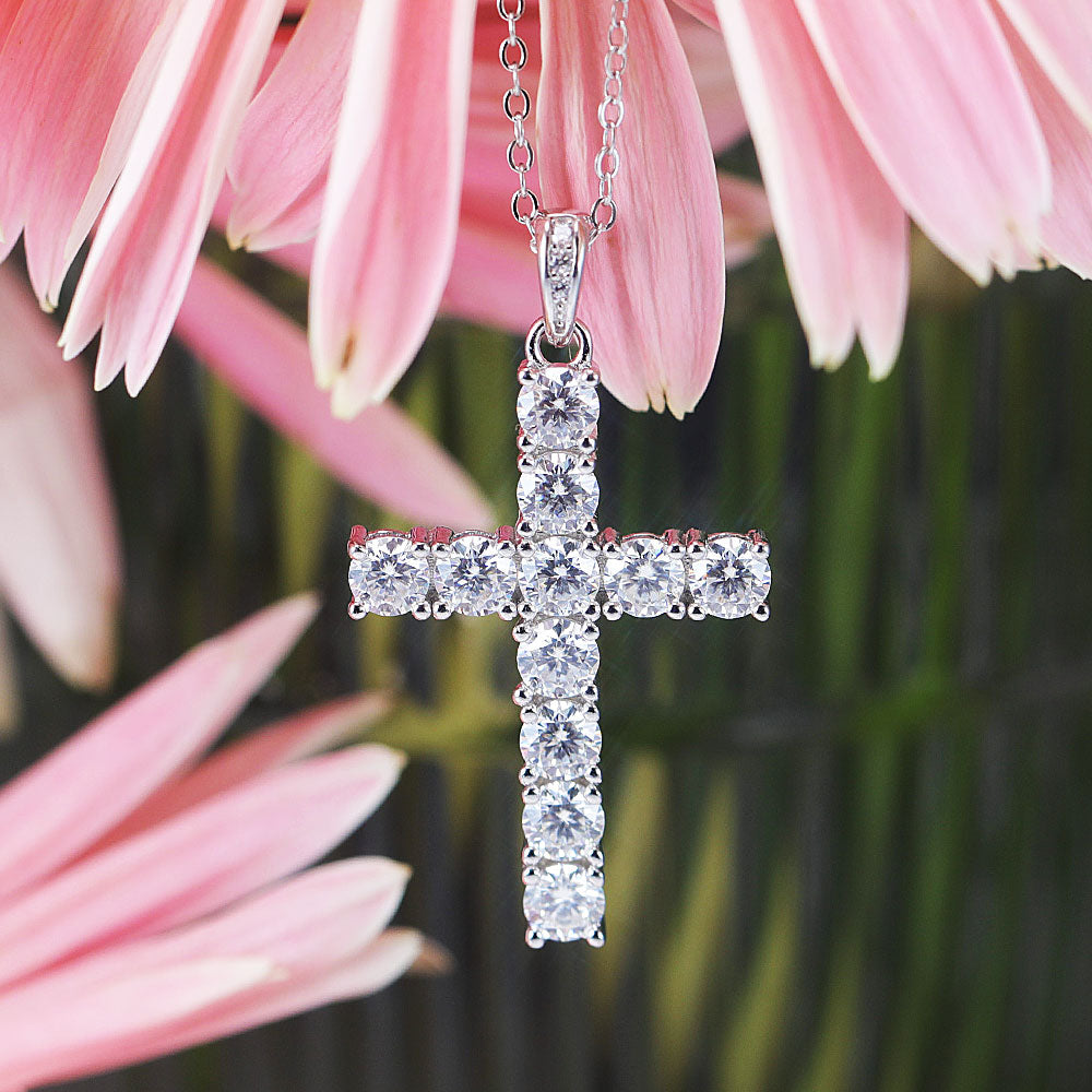 Classic Cross Design Sterling Silver Moissanite Pendant Necklace