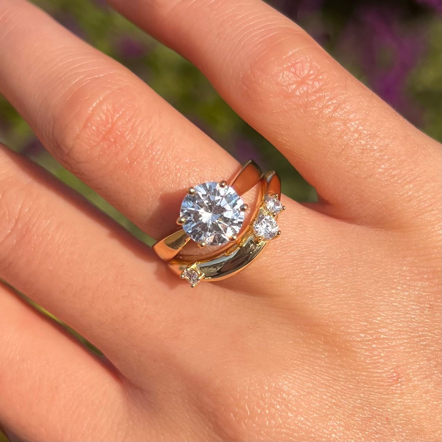 Elegant Design Round Cut 2 Pcs Bridal Set