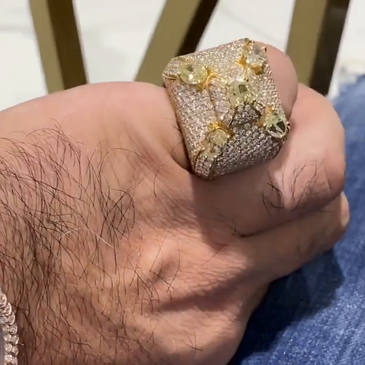 Luxury 6ctw Round Cut Center Stone With 4 Oval Cut Yellow Sapphires Handmade Men's Ring