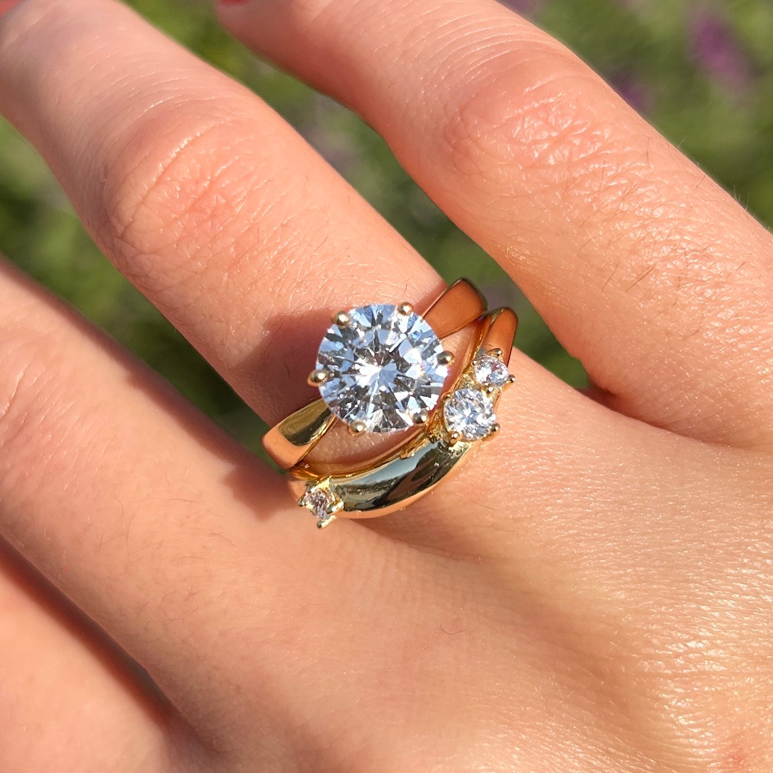 Elegant Design Round Cut 2 Pcs Bridal Set