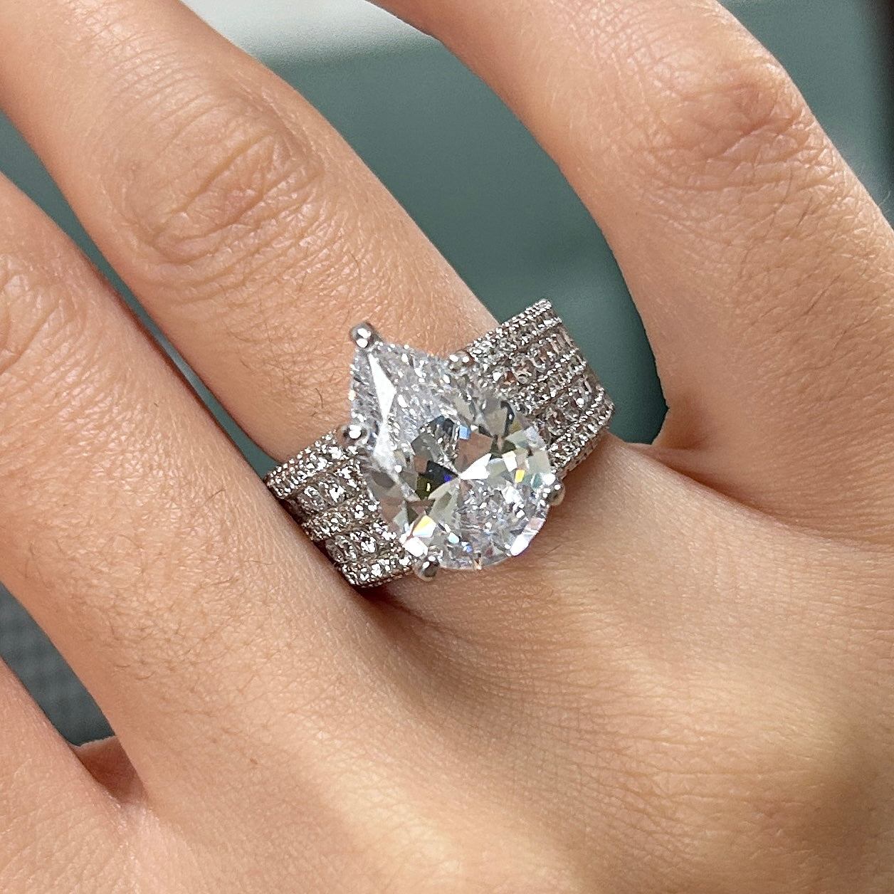 Size 7.5 | Stunning 9.0CT Pear Cut Engagement Ring in Widen Band