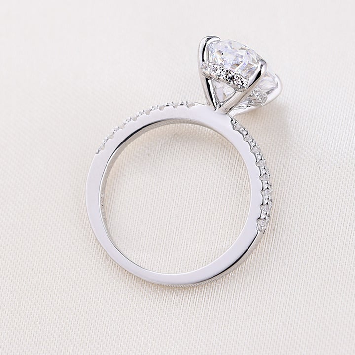 Classic Oval Cut 925 Sterling Silver Engagement Ring 重