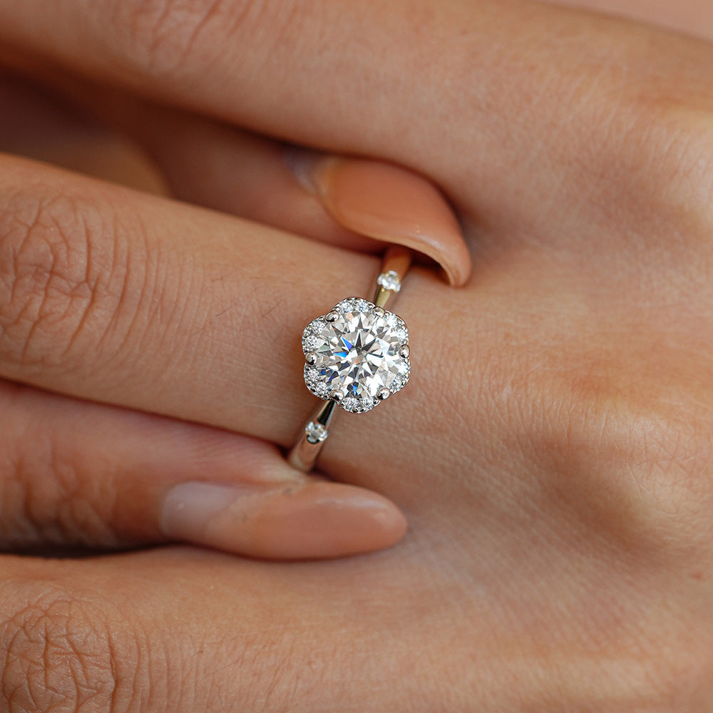 Flower Design 1.0ct Moissanite Engagement Ring