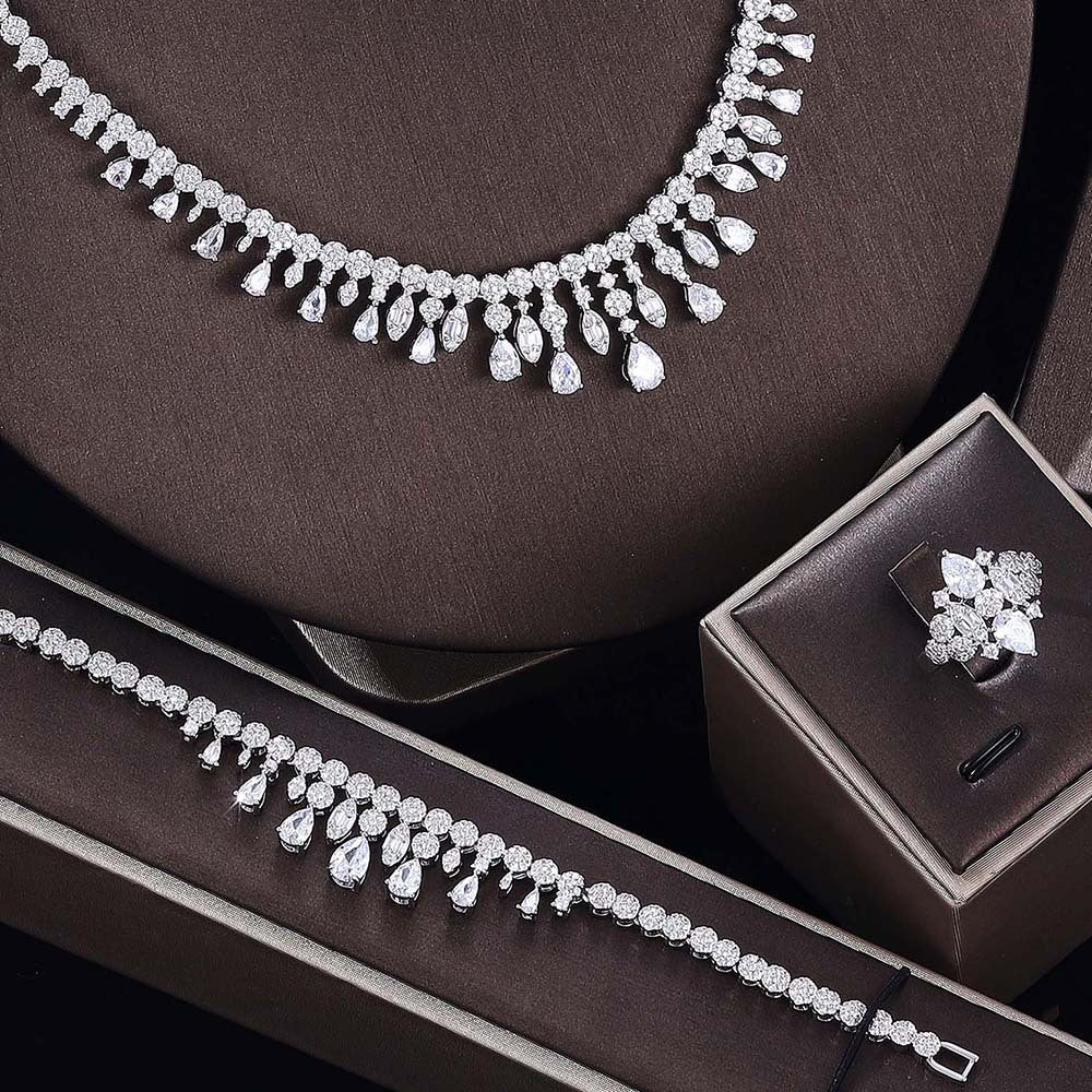 4 Pcs Luxury Sparkling Full Diamond Jewelry Set