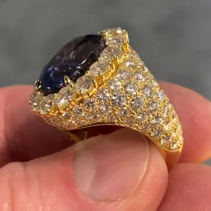 Luxurious Halo Oval Cut Royal Blue Golden Handmade Engagement Ring