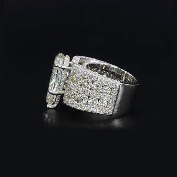 Recommended | Stunning 9.0CT Pear Cut Engagement Ring in Widen Band