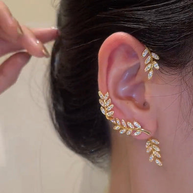 2pcs Fancy Leaf Design Ear Cuff