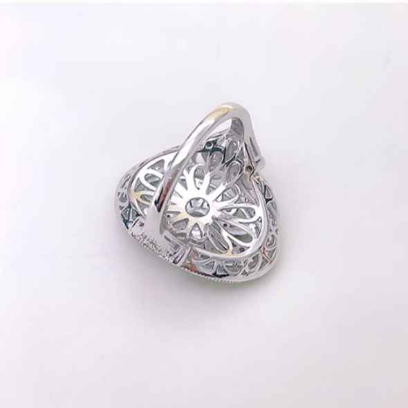 Vintage Daisy Design Luxury Ring in Sterling Silver