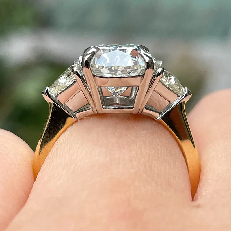 10K White Gold Three-Stone Round Engagement Ring 84177-10KW | Lennon's W.B.  Wilcox Jewelers | New Hartford, NY