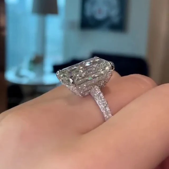 8.1CT Radiant Cut White Sapphire Engagement Rings in Sterling Silver 货不对板