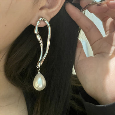 Simple Irregular Hollow Curved Pearl Dangle Earrings