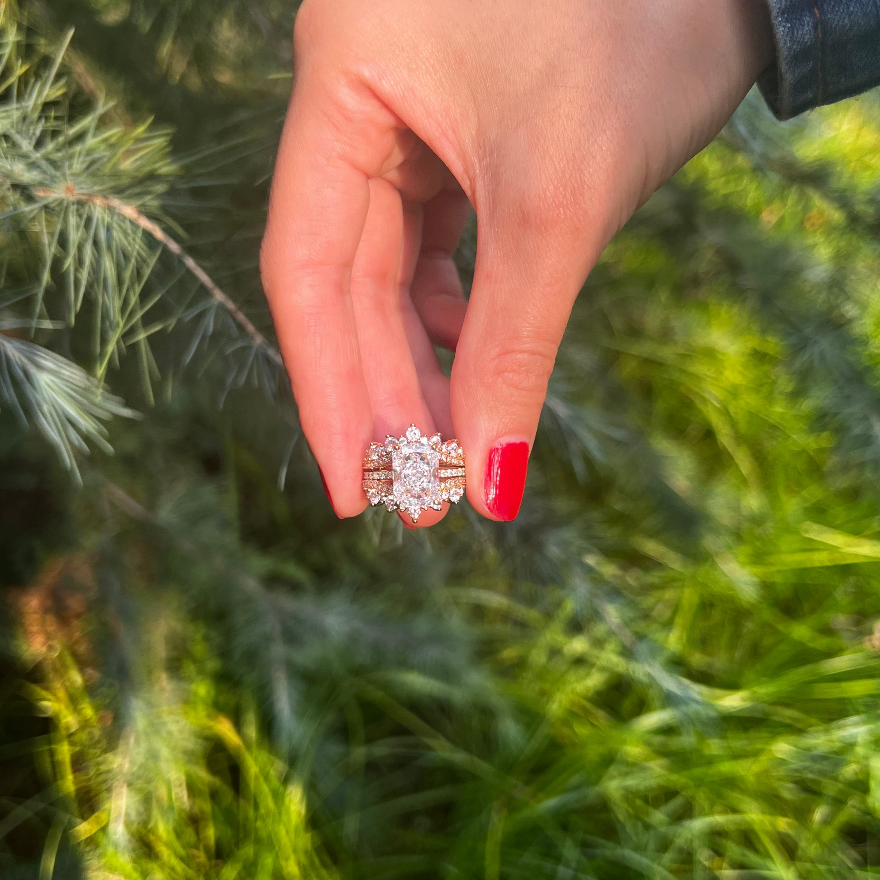 2 Pcs Radiant Cut Insert Wedding Ring Set With Crown-Shaped Band