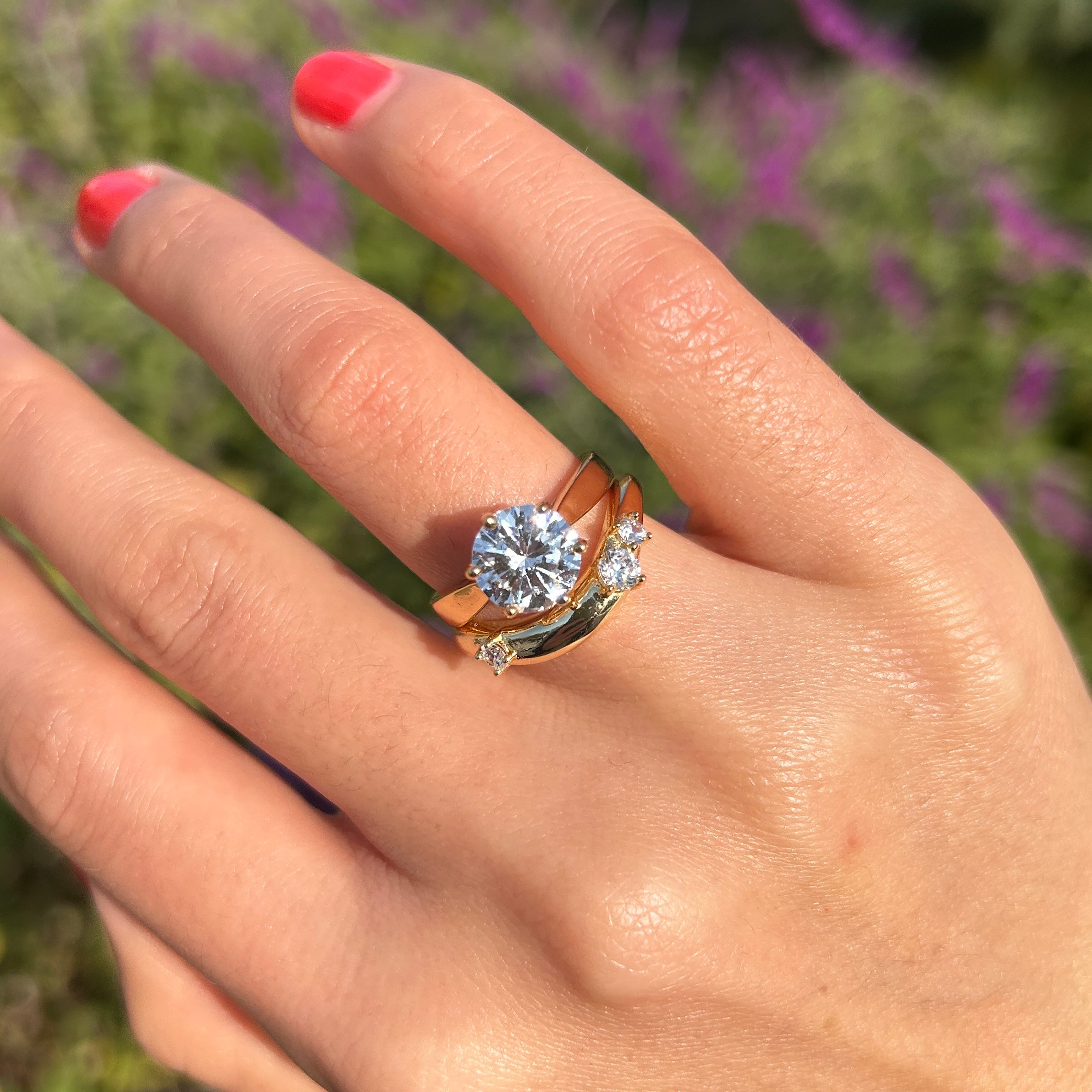 Elegant Design Round Cut 2 Pcs Bridal Set