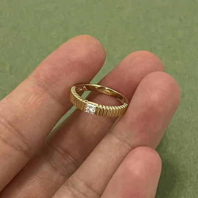 Grosgrain Design Golden Tone Ring