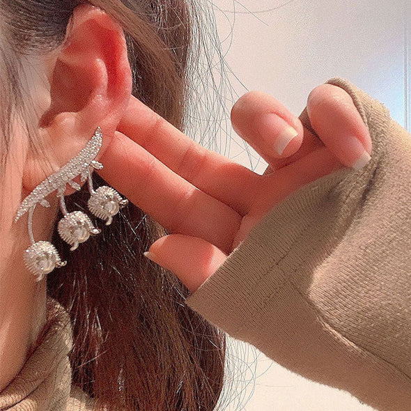 Fashion Pearl Flower Design Earrings