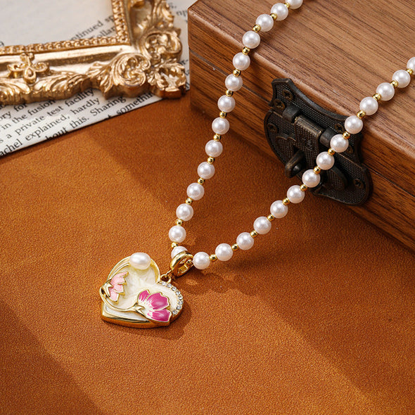 Retro Flower Heart Design Pearl Neckalce
