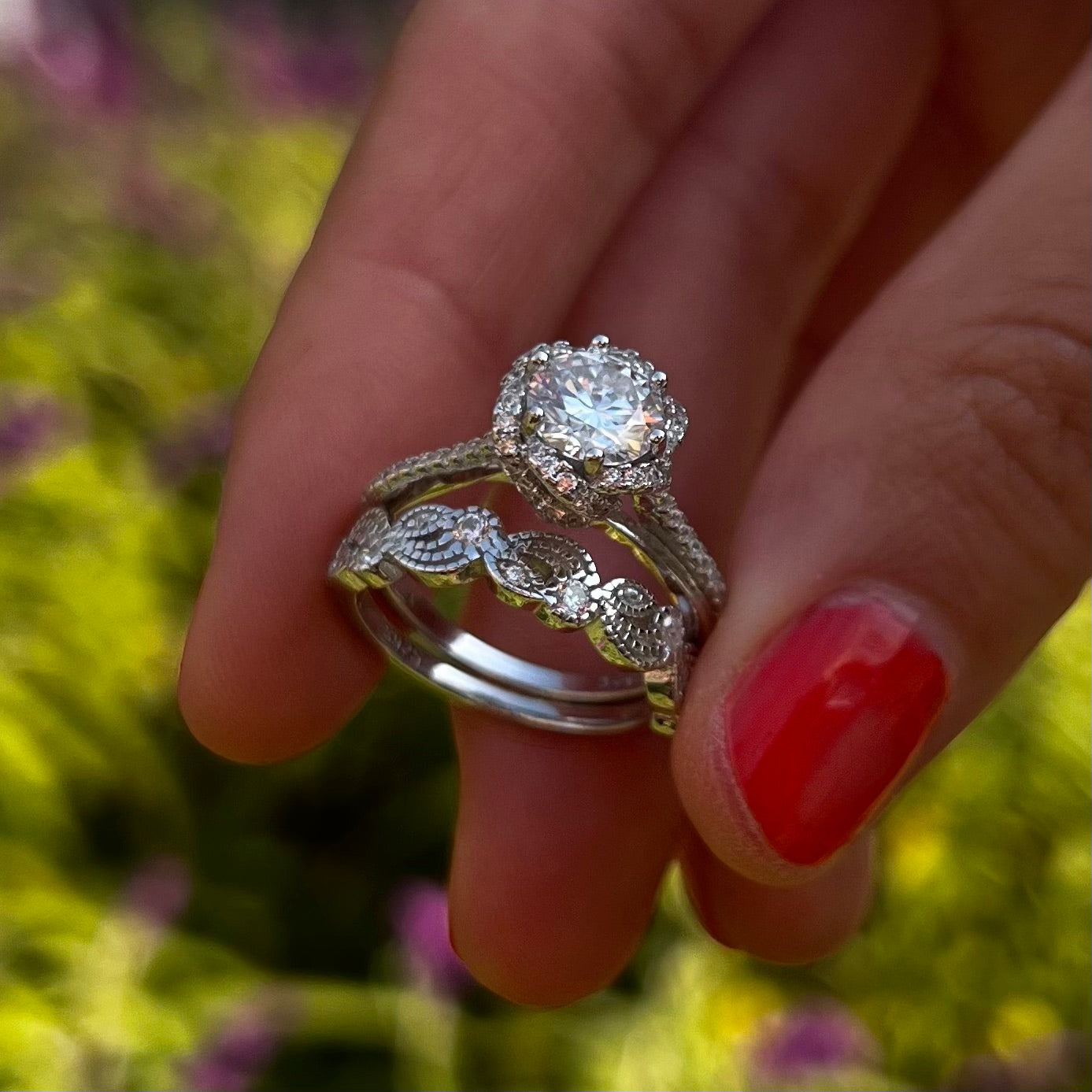 Elegant 2 Pcs Flower Design Sterling Silver Bridal Set With Lace Band