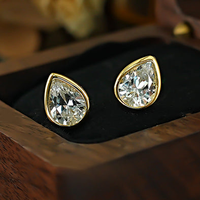 Luxury Oval Cut Sterling Silver Stud Earrinngs