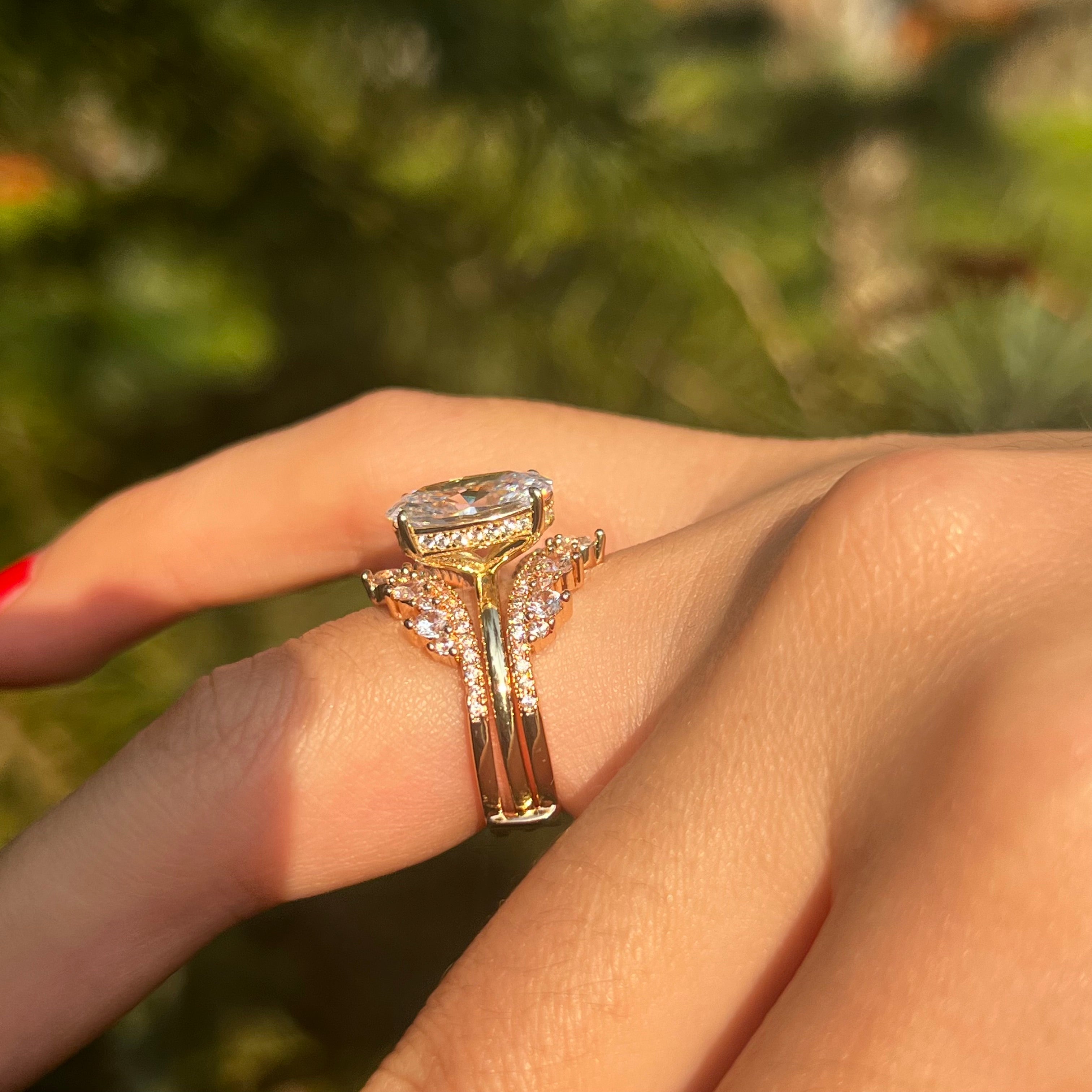 2 Pcs Hidden Halo Oval Cut Insert Bridal Set For Women