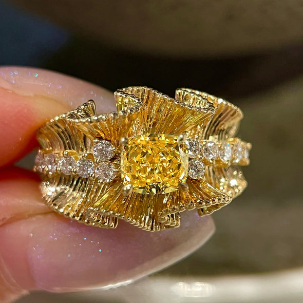 Luxe Pleated Ribbon Ring with Yellow Stone