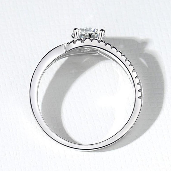 Luxury 0.8 Carat D Color Split Shank Moissanite Sterling Silver Ring