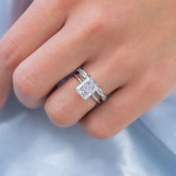 Amazon.com: CHWLNJN 925 Sterling Silver Shiny Oval Cut 3ct CZ Diamond Ring  Fashion Ladies Cubic Zirconia Infinity Halo Engagement Ring Solitaire  Eternal Diamond Wedding Ring Size 6-10 (6)