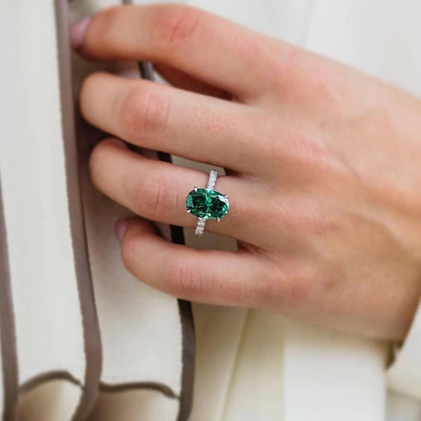 Exquisite Emerald Green Bridal Set In Sterling Silver