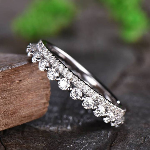 Exquisite Women's Wedding Band In Sterling Silver