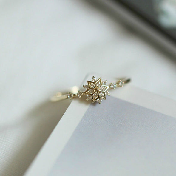 Gorgeous Snowflake Gold Tone Engagement Ring in Sterling Silver