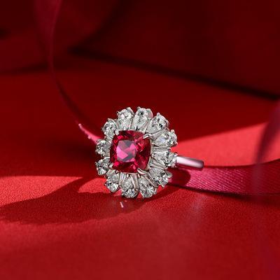 Vintage Flower Design Engagement Ring